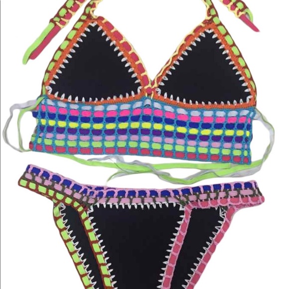 Bathing suits - Picture 8 of 8